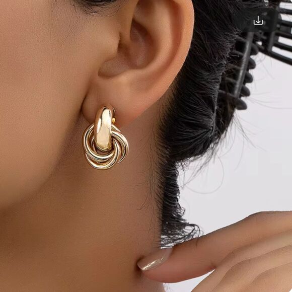 Gold Studs - Knot Hoop Earrings Retro 80s Trendy - Picture 2 of 2